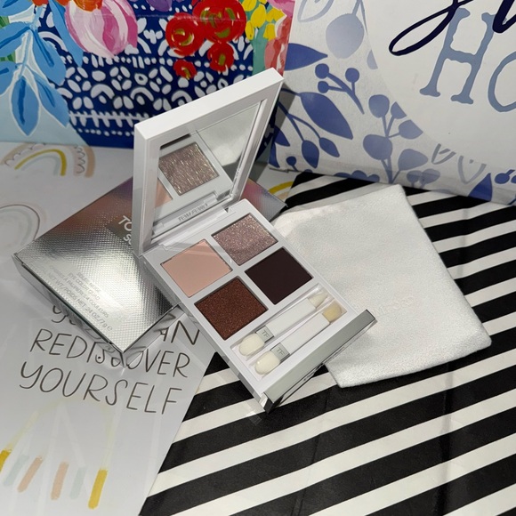 NIB TOM FORD Soleil Neige Eye Color Quad Eyeshadow 01 Black Diamond 0.24 oz/7 g - Picture 4 of 10